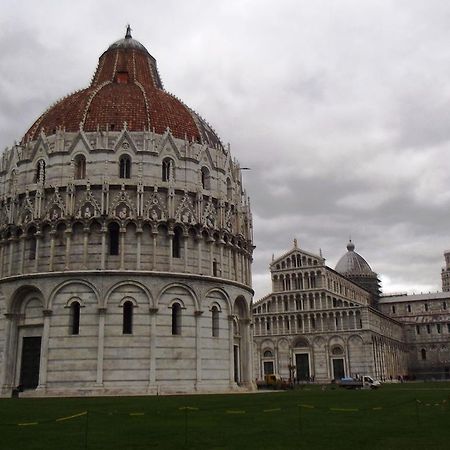 Pisa Apartment Bagian luar foto